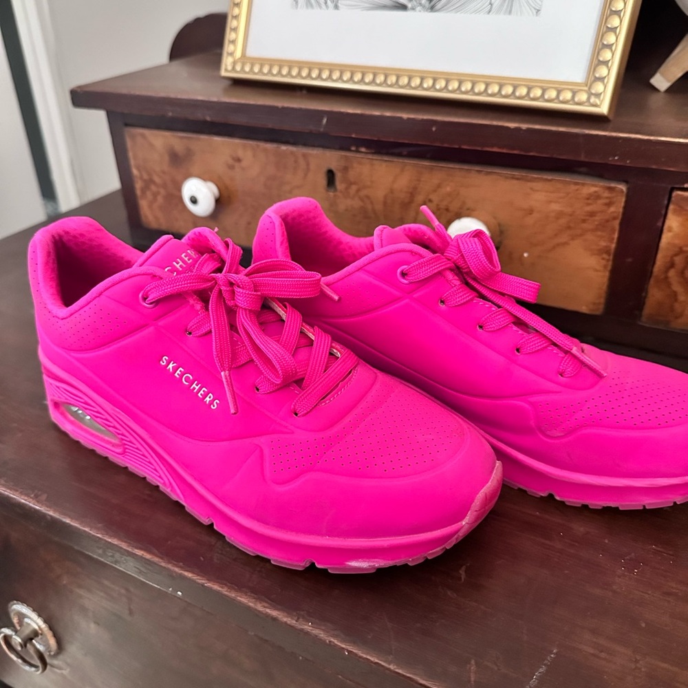 HOT PINK!! Sketchers Uno minimal wear!